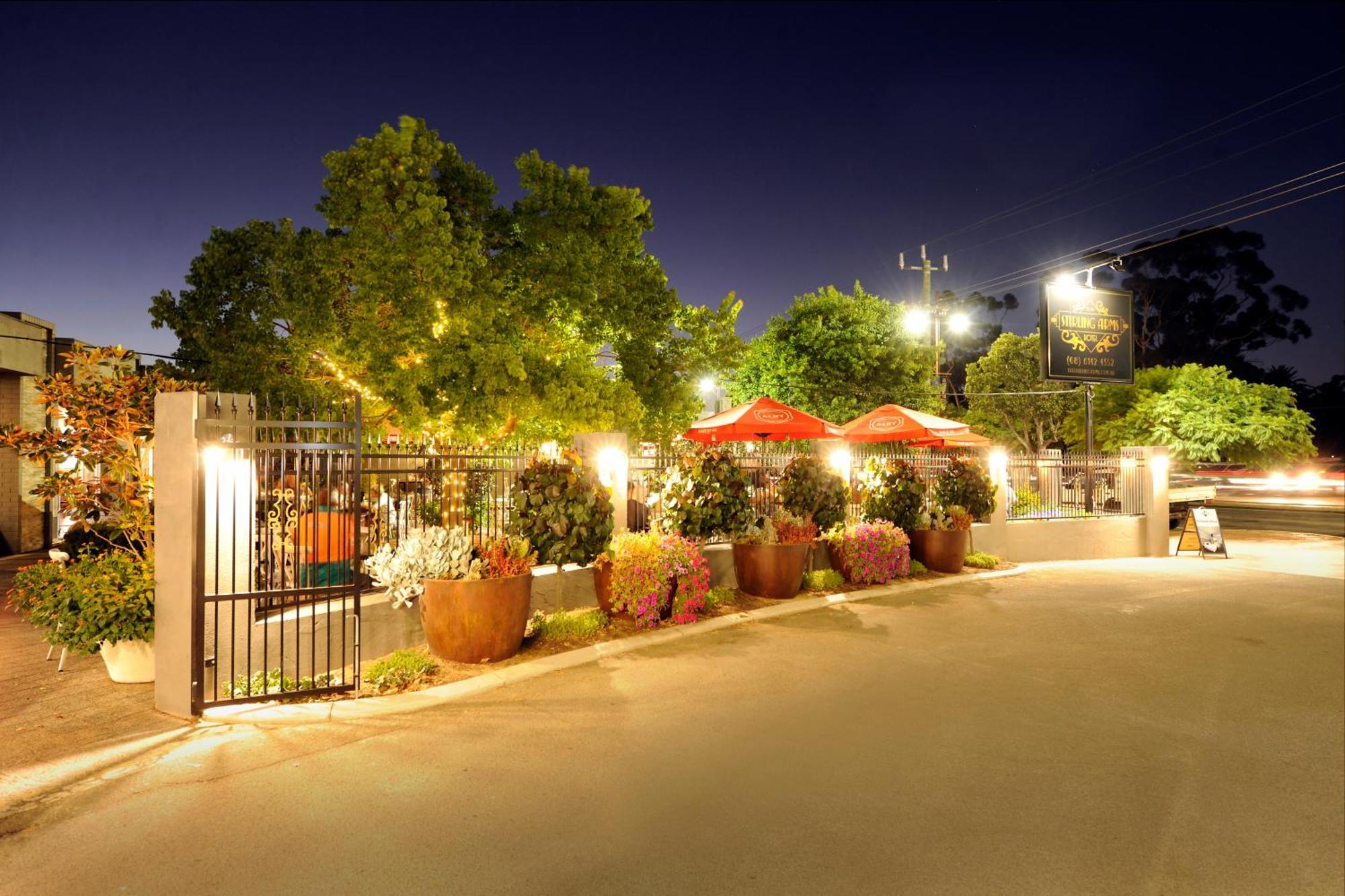 The Stirling Arms Hotel Perth Exteriér fotografie
